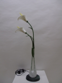 Dekorative Tischlampe - Glasvase mit Callablüten